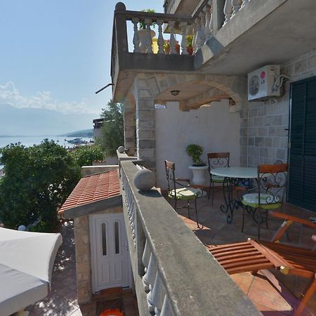 Apartments Palace Mira Mare Tivat Quarto foto